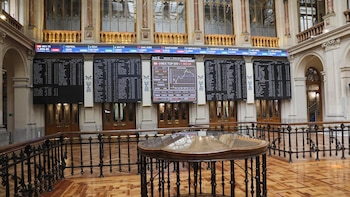 Amadeus sube casi un 2%