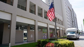 La ciudad de Hialeah ofrece un año de alquiler sin costo a emprendedores para reactivar una zona comercial