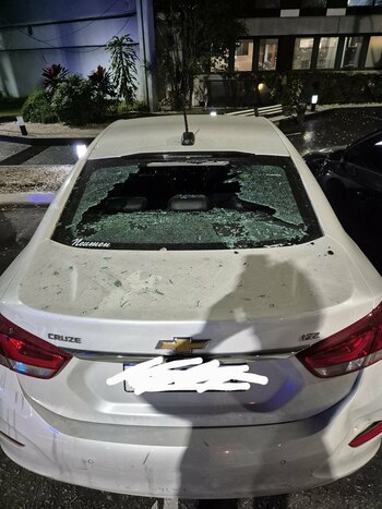 Militantes destrozaron, entre otros, el