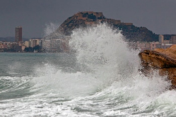 Fuerte oleaje en Cabo de