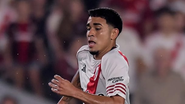 Kendry Páez fue titular ante Boca, pero salió al inicio del complemento