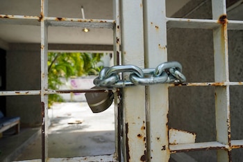El domingo, cientos de pasajeros quedaron en la incertidumbre total tras la cancelación repentina de operaciones de la aerolínea, que dejó vuelos suspendidos de un momento a otro, incluso con viajeros ya en sala de espera. FOTO: ELIZABETH RUÍZ/CUARTOSCURO.COM