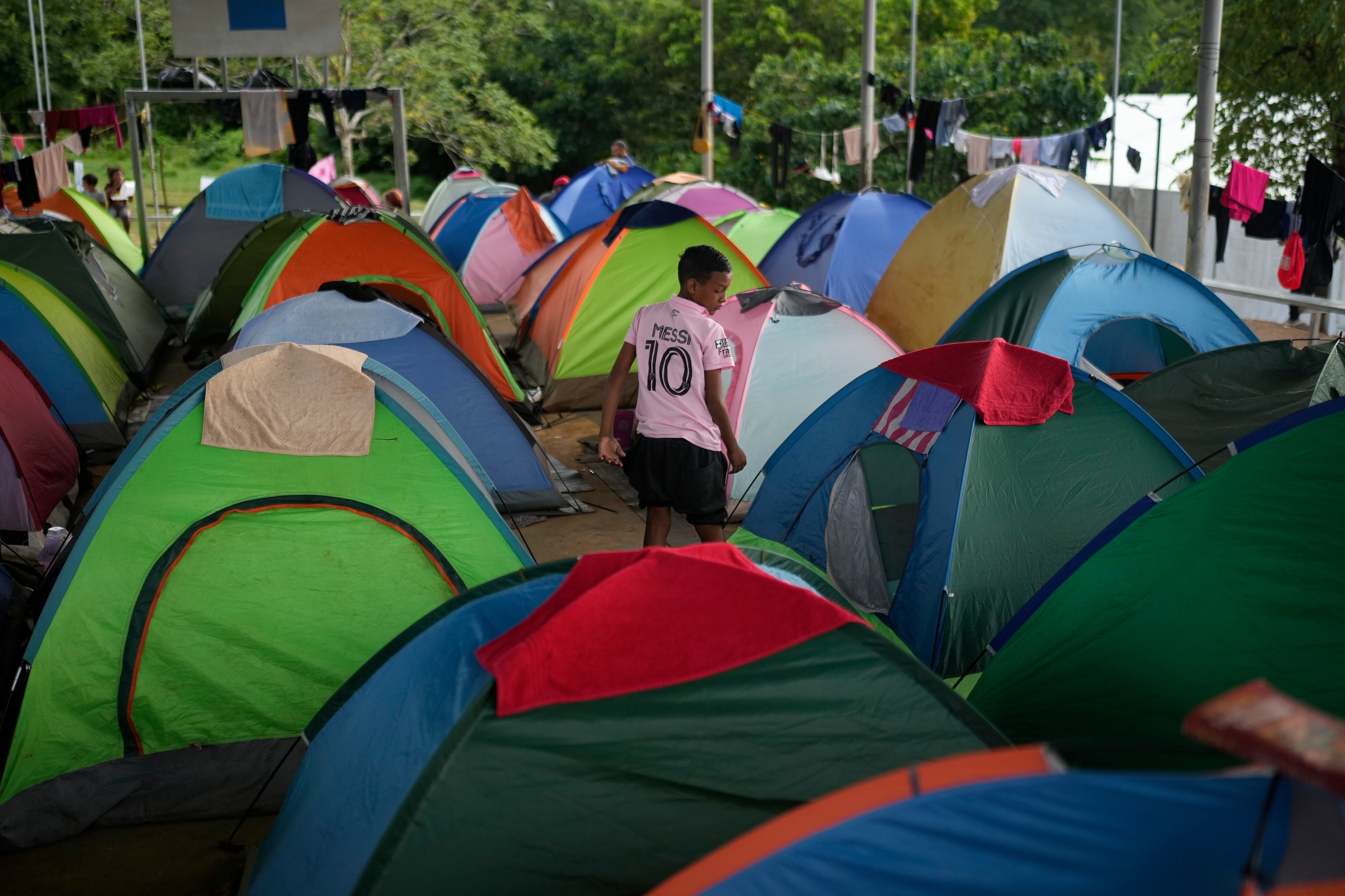 Nuevas medidas migratorias están obligando a personas en tránsito a retornar, exponiéndolas a riesgos en cruces peligrosos como el Darién y el Golfo de Urabá - crédito Matias Delacroix / Ap Foto