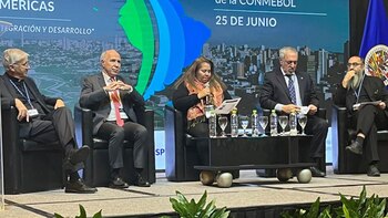 De izquierda a derecha, el