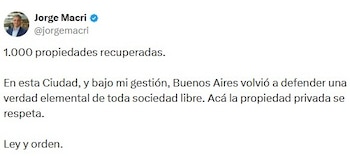 Captura de pantalla de una publicación de la cuenta verificada de Jorge Macri con texto sobre la recuperación de propiedades