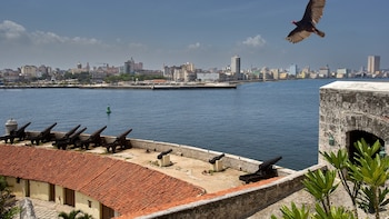 Dos grandes navieras frenan reservas de carga vinculadas con Cuba