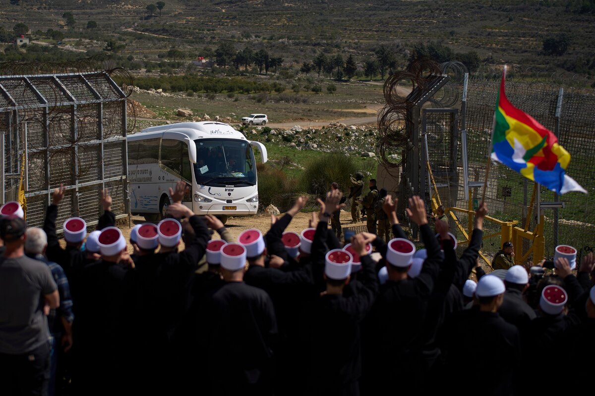 Tres autobuses ingresaron con la