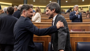 Urtasun comparte con Rufián que la izquierda necesita una gran coalición y pide un "debate en positivo" sobre liderazgos