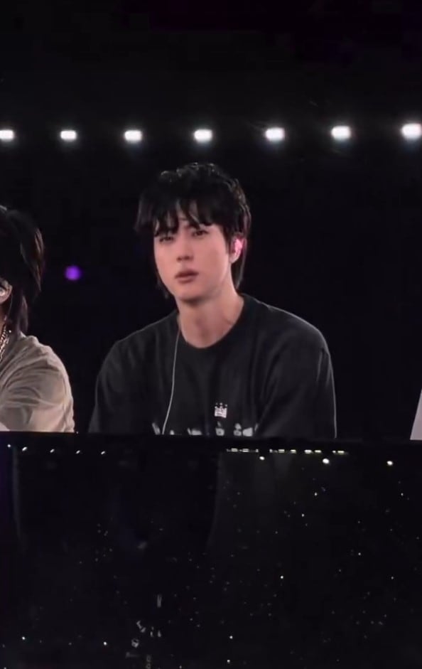 BTS en Lima: Jin habla en español y causa furor con inesperada frase durante su concierto en San Marcos. Captura: x.