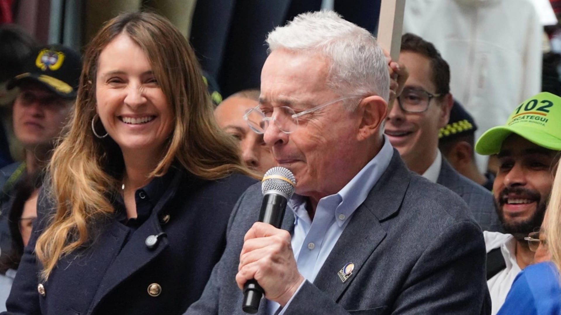 Buenísimo tener un gran vocero como Alvaro Uribe, pero hoy eso no es suficiente.