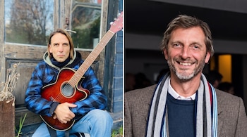 Dos imágenes separadas por una línea vertical: un hombre con guitarra a la izquierda y un hombre sonriente con bufanda a la derecha.