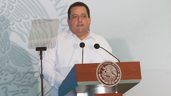 Carlos Mendoza Davis, gobernador de