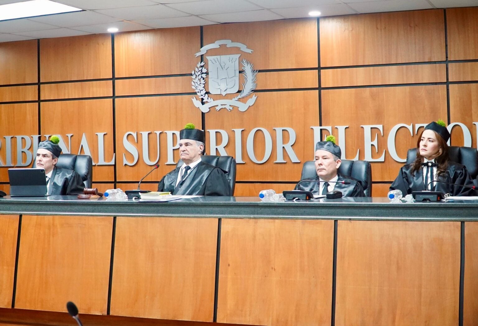 El tribunal descartó frenar de manera provisional la resolución de la JCE porque, según evaluó, los solicitantes no probaron los requisitos legales exigidos mientras el expediente principal continúa abierto (Foto: TSE)