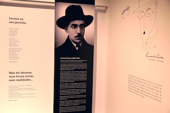 Muestra dedicada a Fernando Pessoa en el Museo del Pan de Seia, Portugal (Foto: EFE/Carlos García)