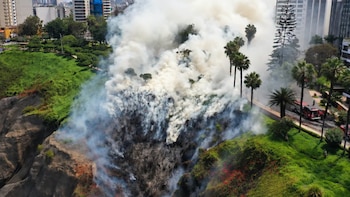 Incendio en la Costa Verde: Municipalidad de Lima confirma 500 metros de geomalla dañados y explica posibles causas del fuego