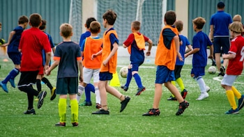 Acceso a deportes infantiles en Estados Unidos condicionado por el ingreso familiar