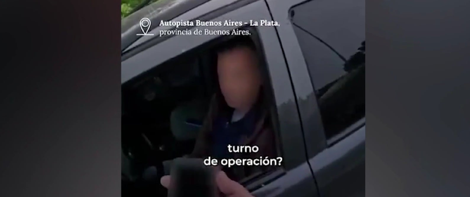 Banquina y celular al volante: la multa que podría pagar el médico que dijo que llegaba tarde a una operación