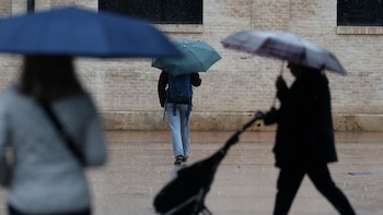 La Aemet pone en alerta a 13 provincias por lluvias y tormentas: una borrasca atlántica dejará agua, granizo y nieve