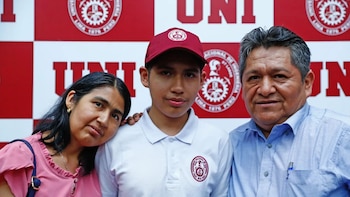 Mientras miles competían por una