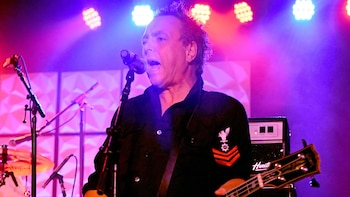 El intérprete de éxitos como