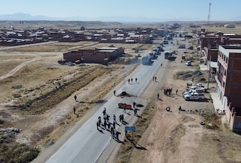 La habilitación permanente del paso fronterizo Thola Kollo – Collpa refuerza la conectividad regional y la integración entre Perú y Bolivia. (REUTERS/Claudia Morales)