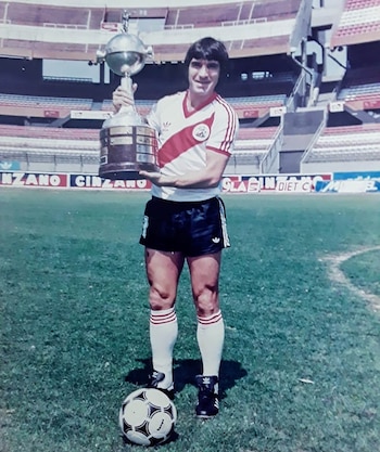 Roque Alfaro muestra orgulloso la