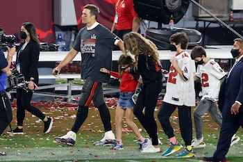 El exmariscal de campo incorpora hamburguesas y otros antojos en viajes y salidas familiares sin romper sus hábitos saludables (Mandatory Credit: Kim Klement-USA TODAY Sports)