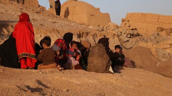 Devuelven a Afganistán a una