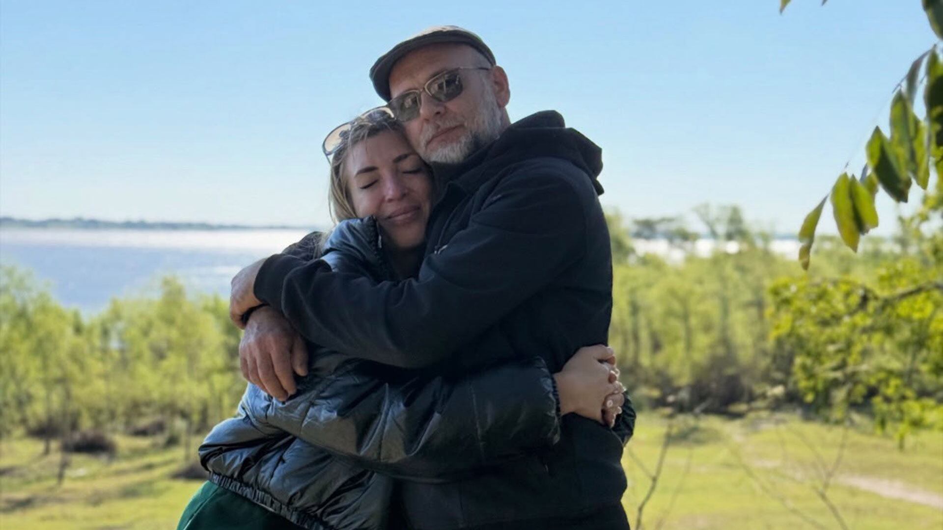 El emotivo abrazo de Vanesa con Lito, su padre biológico