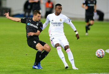 Vinicius desperdició ocasiones claras cerca