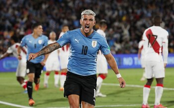 Con gol de Giorgian de Arrascaeta, Uruguay ganó 1-0 el último enfrentamiento entre ambos (REUTERS/Raul Martinez)