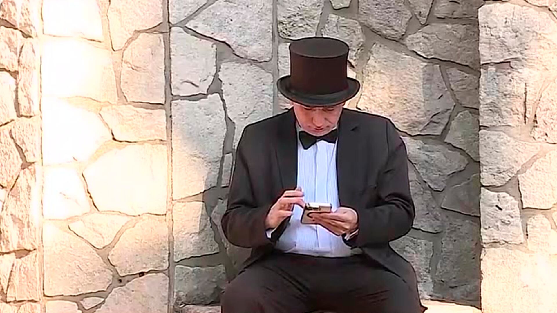 El Mago sin Dientes se sentó en la puerta de la Quinta de Olivos y esperó a ser atendido por Milei