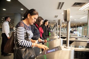 Aeropuertos colombianos enfrentarán retrasos por