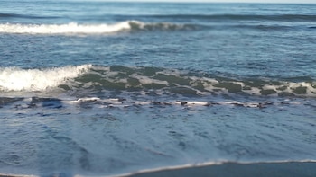 Fallece un bañista de unos 80 años en una playa de Benalmádena