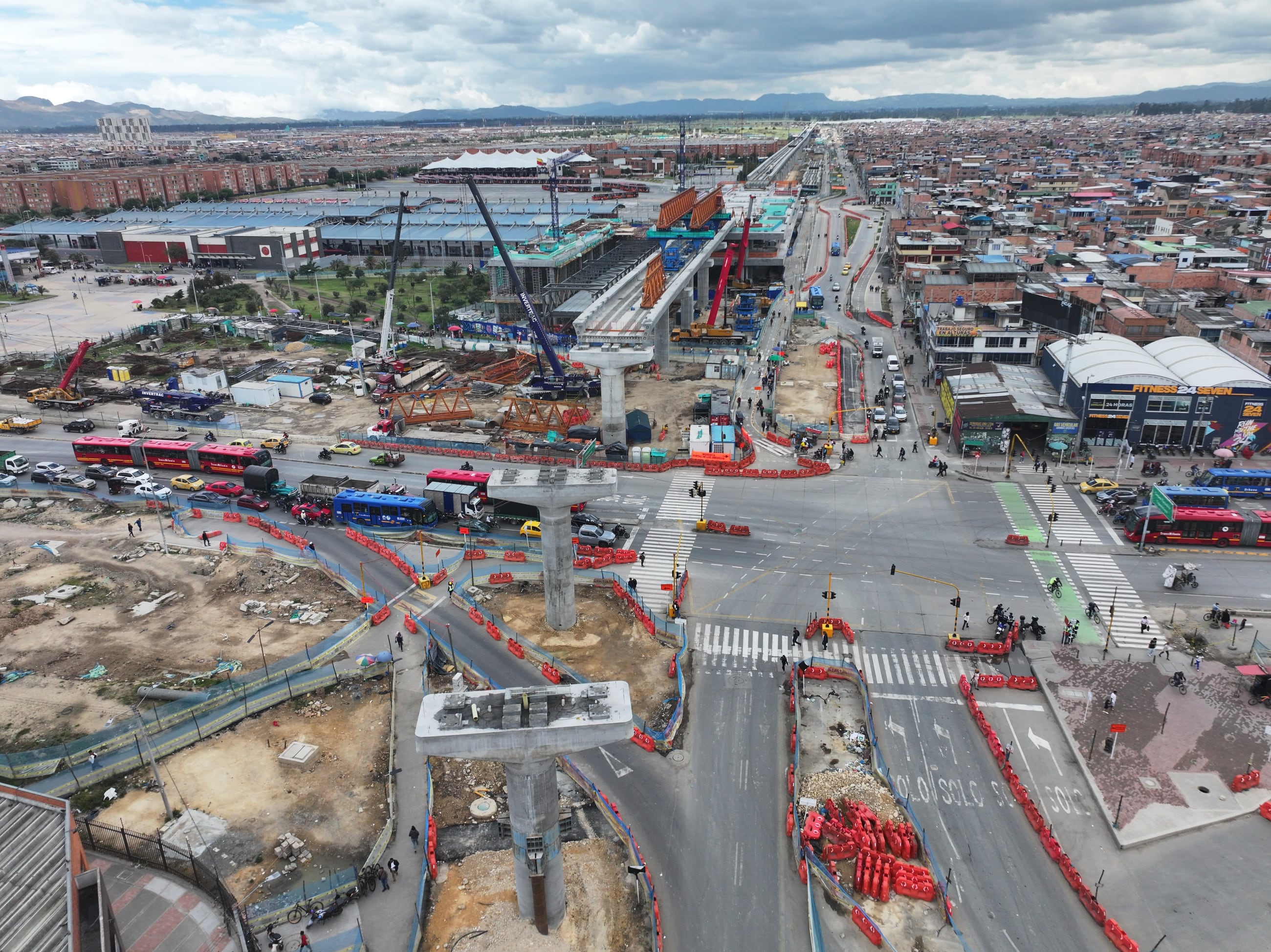 El Informe N° 67 de interventoría revela un rezago notable en la Estación 5 Kennedy, con solo el 4,06% de acabados ejecutados frente al 33,80% programado - crédito Metro de Bogotá