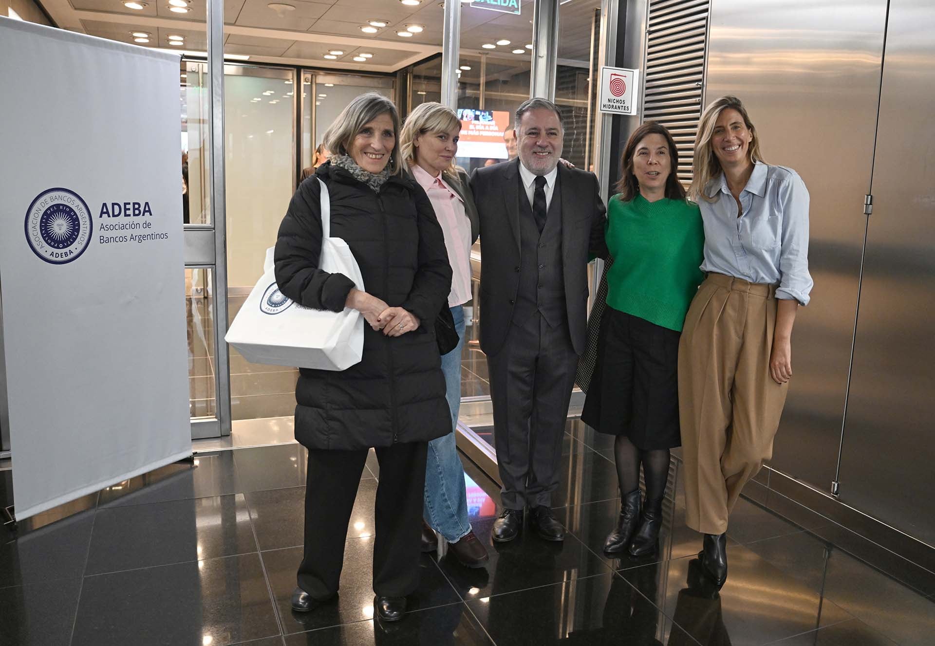 Liliana Franco, Romina Manguel, Fabián Doman, María O'Donnell y Luciana Geuna