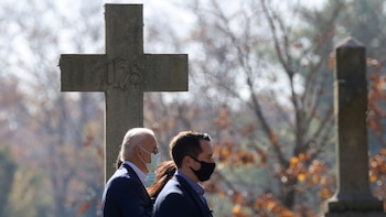 Joe Biden visitó el cementerio
