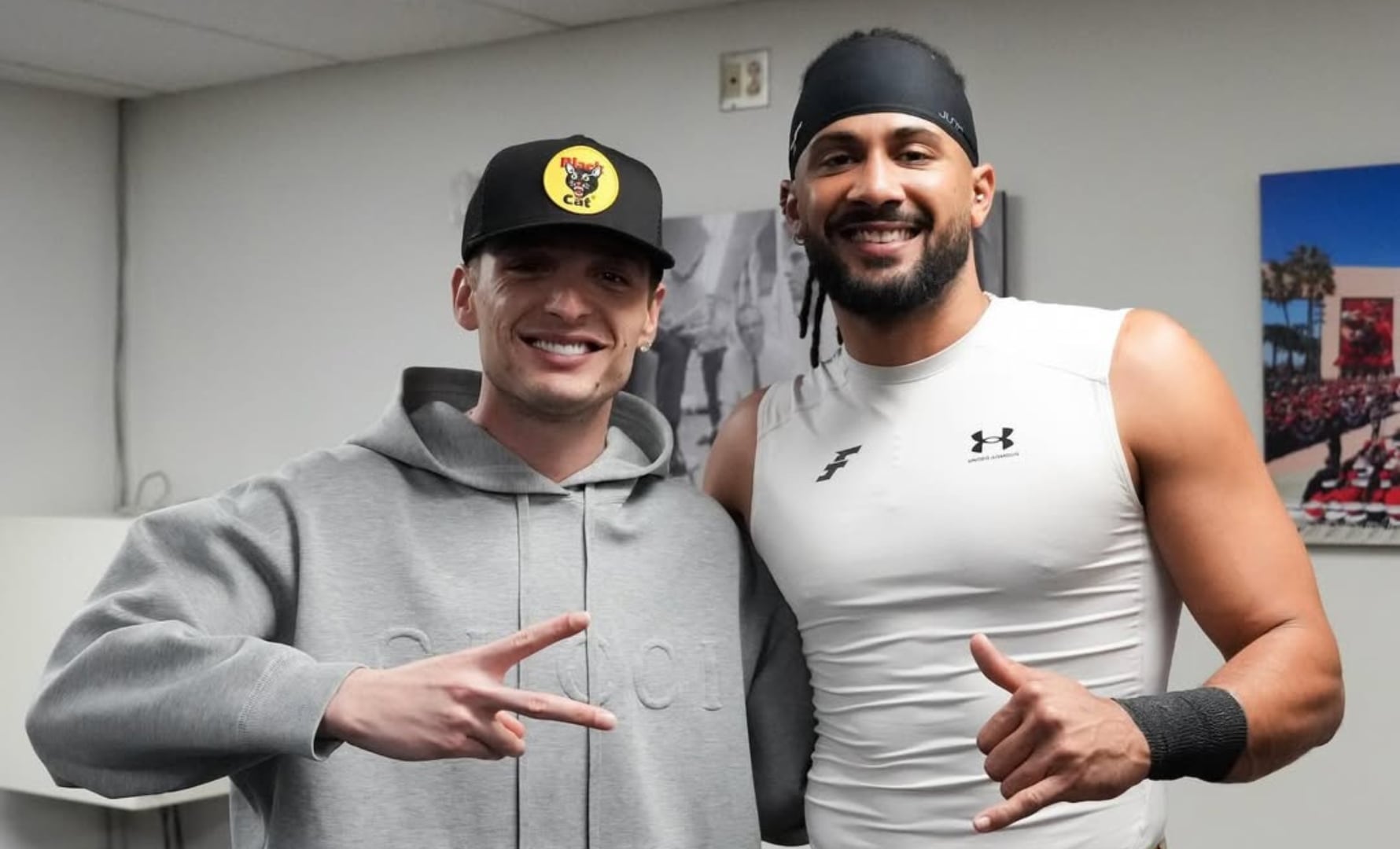 El artista mexicano y la estrella de los Padres de San Diego compartieron un encuentro cargado de buen humor y admiración mutua antes del enfrentamiento contra los Angels. (Instagram/ @padres)