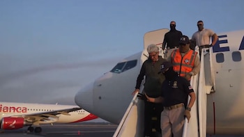 Exdiputado Norman Quijano es deportado