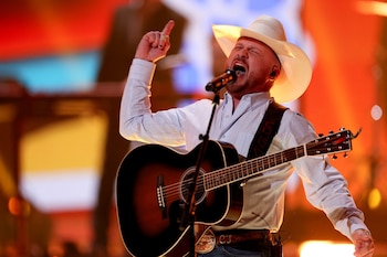 "Travelin’ Soldier" de Cody Johnson