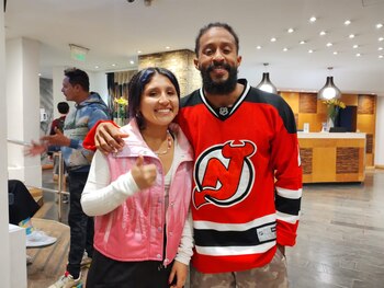 Milena Warthon con vocalista de