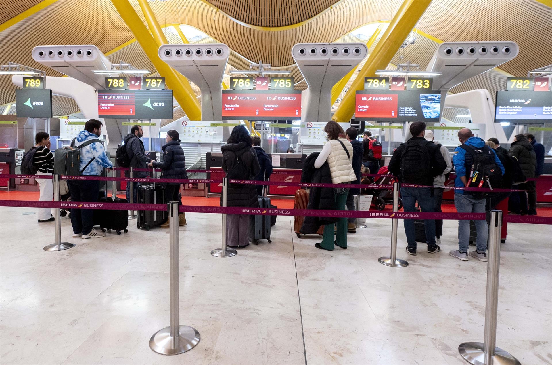 Los aeropuertos españoles operarán 3.515 vuelos en este día de Navidad, la jornada más tranquila de fin de año