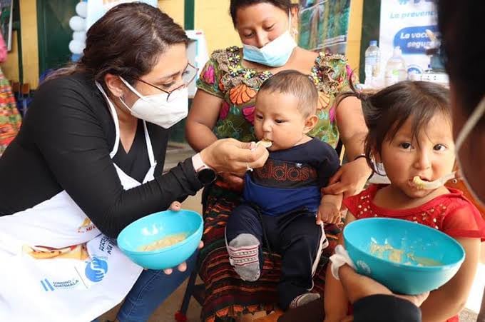 Carlos Enrique Santa Cruz Hernández asumió el Viceministerio de Atención Primaria con experiencia en salud pública, epidemiología, atención primaria y análisis de datos sanitarios. (MSPAS)