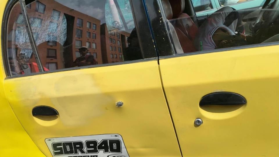 Un taxista identificado por las autoridades como Daniel Chirino, fue asesinado a disparos en el sector de Ciudad Verde en Soacha - crédito Pasa En Bogotá