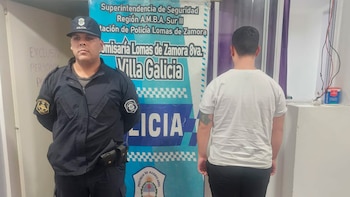 Detuvieron a un policía acusado de golpear y encerrar a su pareja en un departamento de Temperley