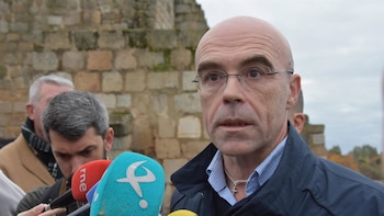 Vox afirma que el bipartidismo