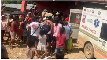 Una madre y sus tres