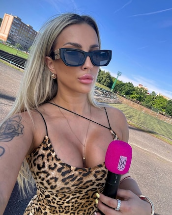 Sabina Jákšová es la presentadora del FK Viagem Ústí nad Labem (@sabina_j96)