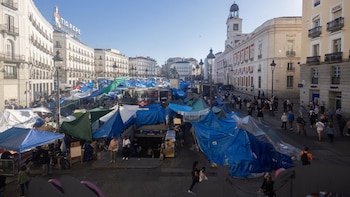 La mayoría de las comisiones de la acampada de Sol abandona la plaza para mudarse a los barrios y volcarse en la huelga general