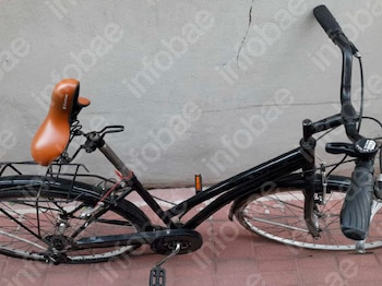 Iba en bicicleta, cayó por una rotura en el asfalto y la Justicia ordenó indemnizarla